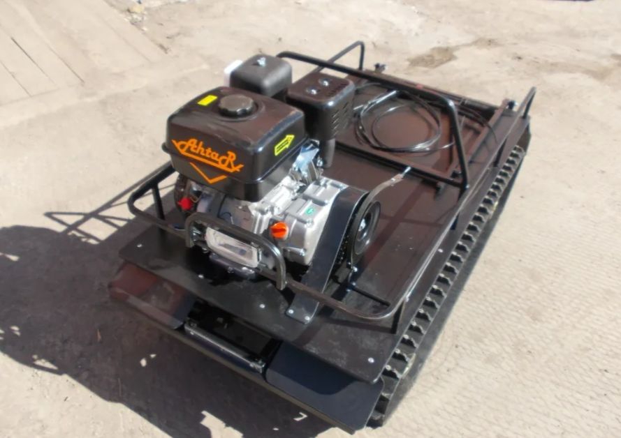 Мотобуксировщик AhtaR L 9 в Норильске