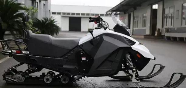 Снегоход ULAR 220 в Норильске