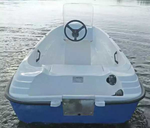 Стеклопластиковая лодка Пингвин с консолью (тримаран) в Норильске