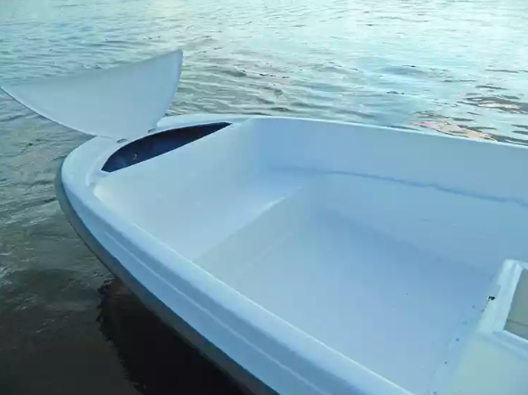 Стеклопластиковая лодка Пингвин с консолью (тримаран) в Норильске