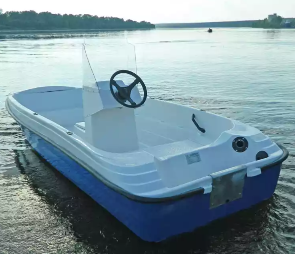 Стеклопластиковая лодка Пингвин с консолью (тримаран) в Норильске