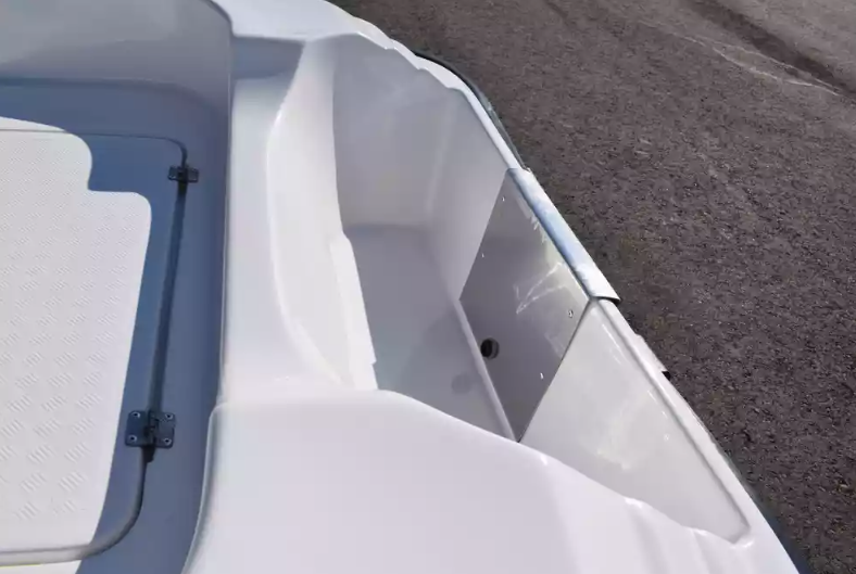 Стеклопластиковая лодка Пингвин (тримаран) в Норильске