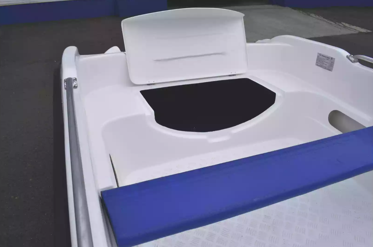 Стеклопластиковая лодка Пингвин New (тримаран) в Норильске