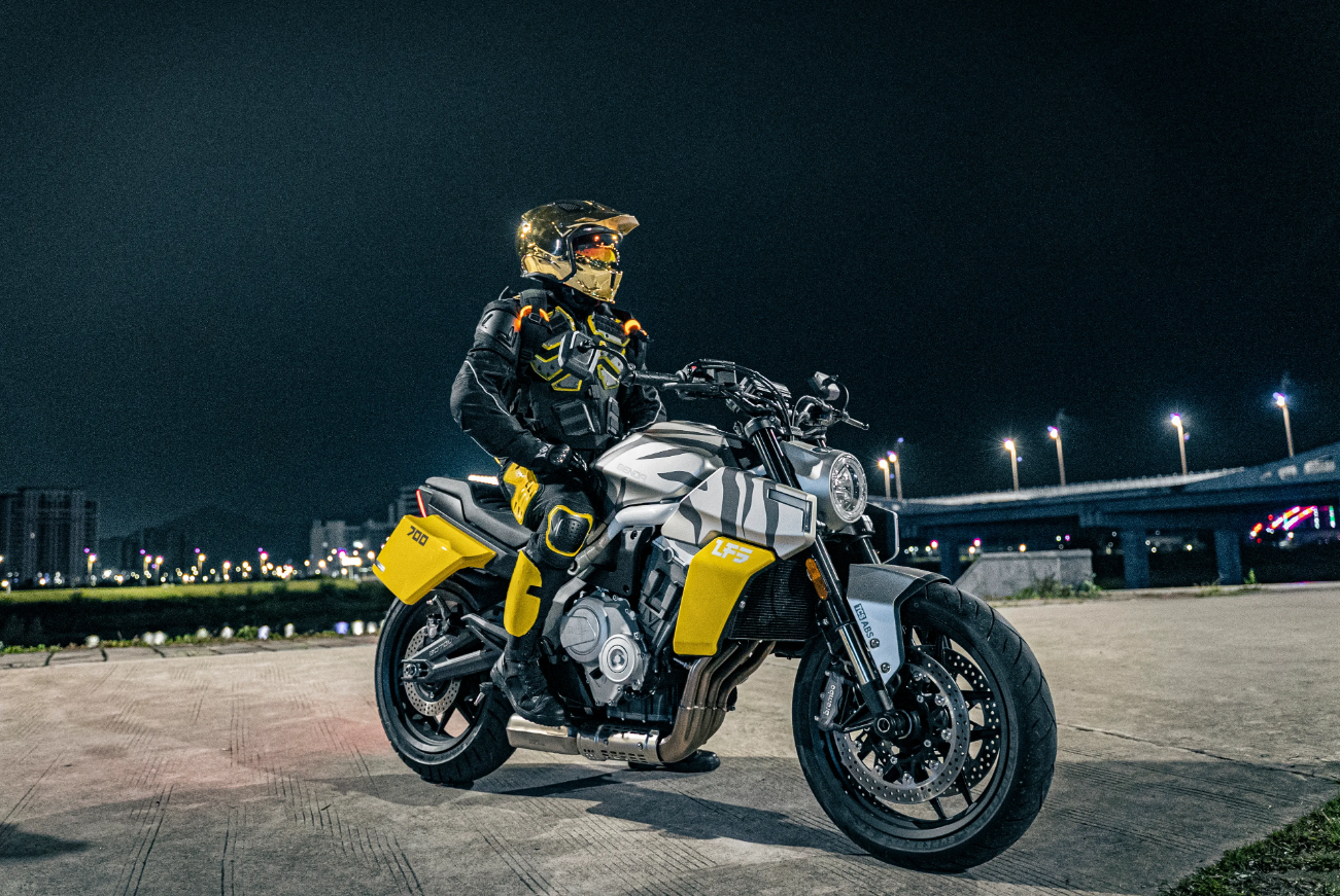 Мотоцикл Benda LFS 700 в Норильске