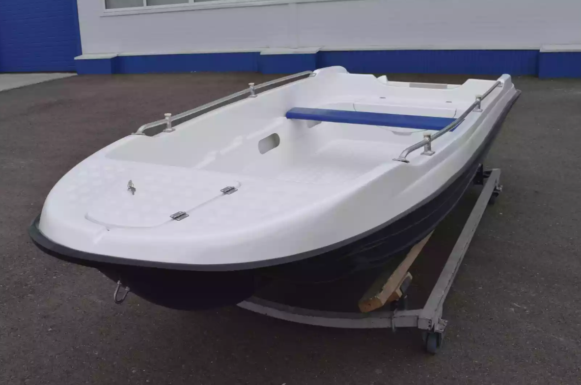 Стеклопластиковая лодка Пингвин New (тримаран) в Норильске