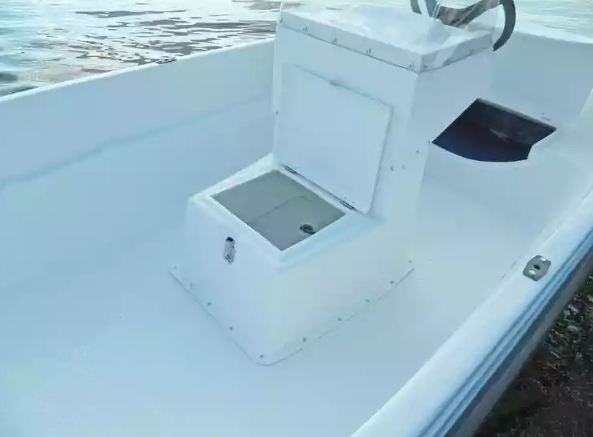 Стеклопластиковая лодка Пингвин с консолью (тримаран) в Норильске