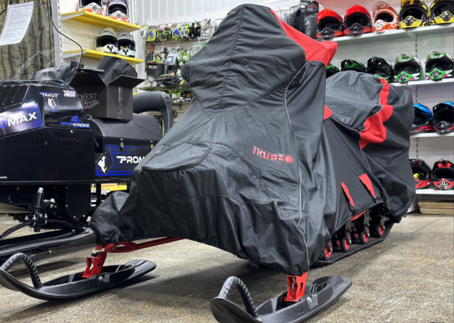 Чехол транспорт. снегохода IKUDZO HUNTER черно-красный Оксфорд ПРЕМИУМ качества с лого IKUDZO в Норильске