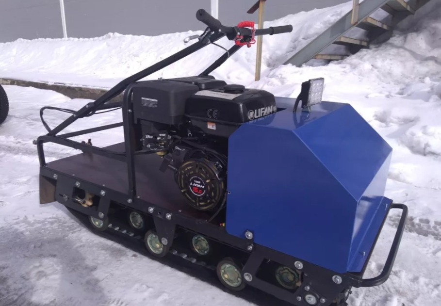 Мотобуксировщик AhtaR ЗИМА с реверсом (задний ход) в Норильске