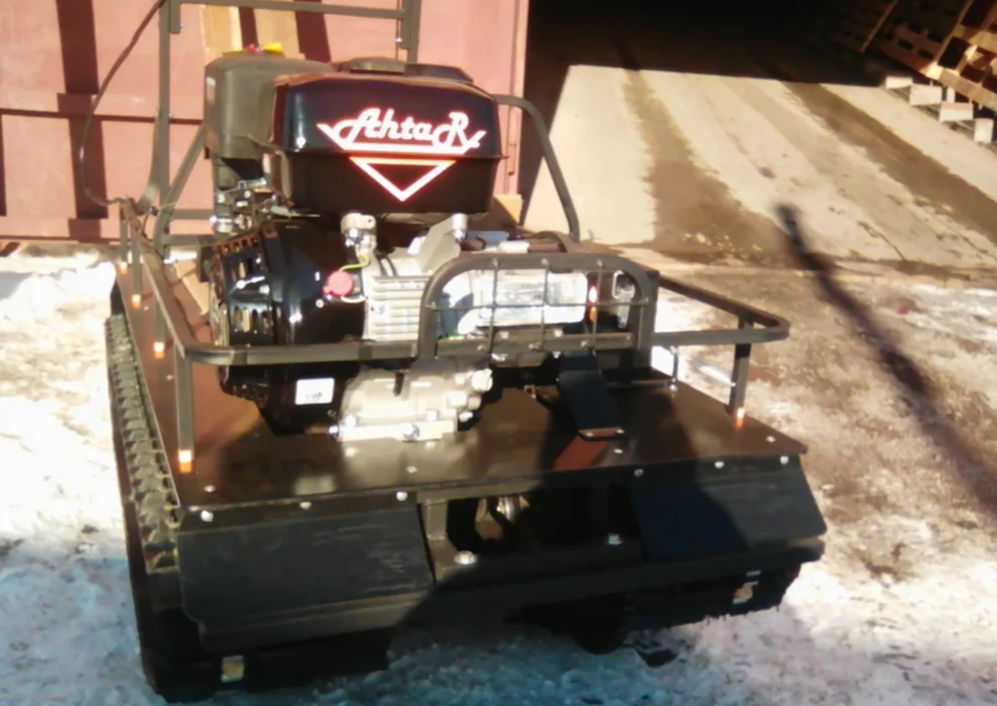 Мотобуксировщик AhtaR L 9 в Норильске
