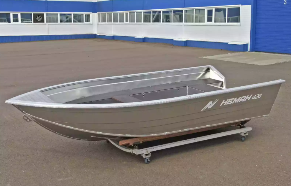 Алюминиевая лодка  Неман-420 в Норильске