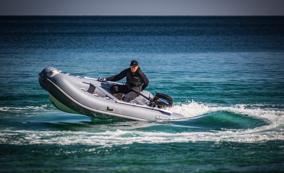 Лодка GLADIATOR RIB380AL в Норильске