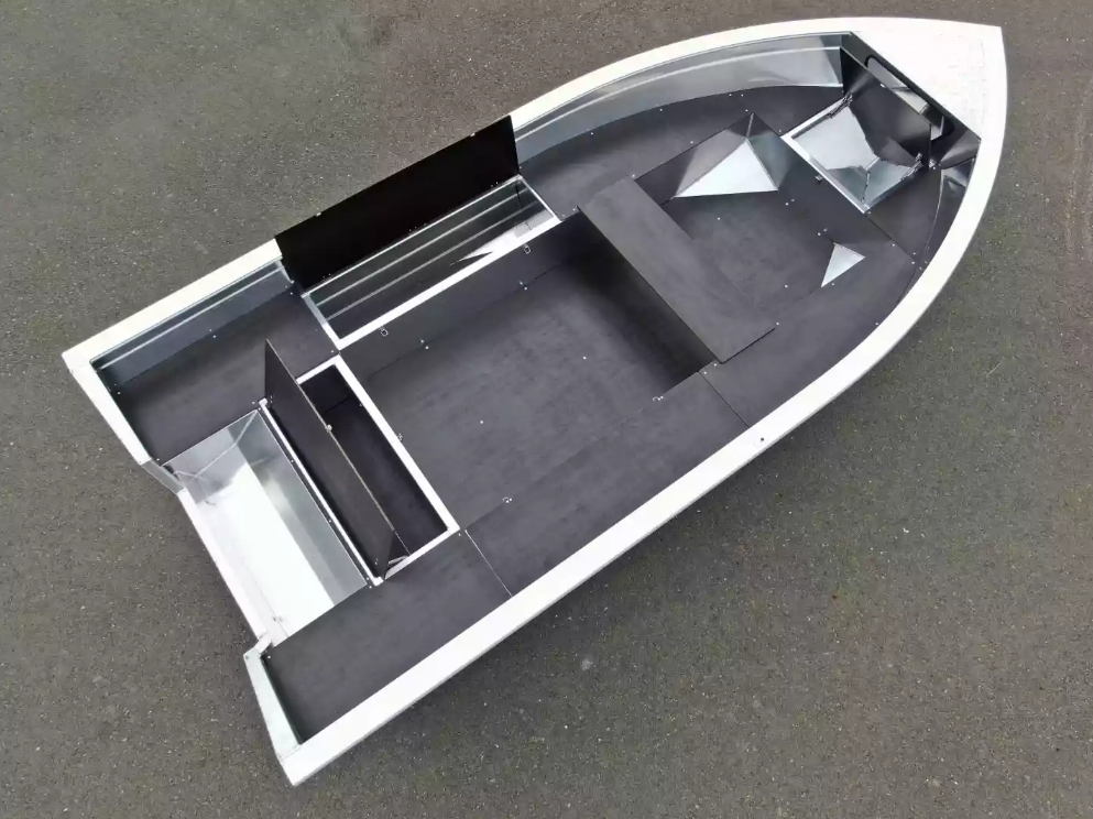 Алюминиевая лодка  Неман-420 в Норильске