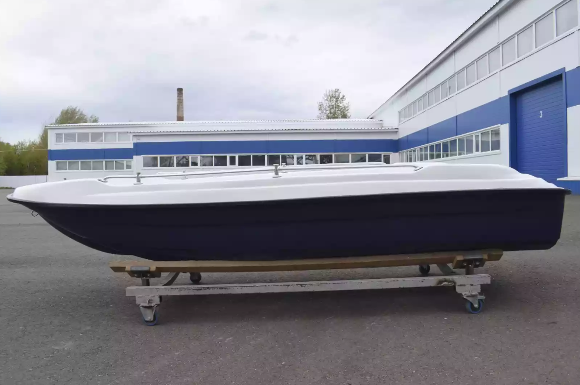 Стеклопластиковая лодка Пингвин New (тримаран) в Норильске
