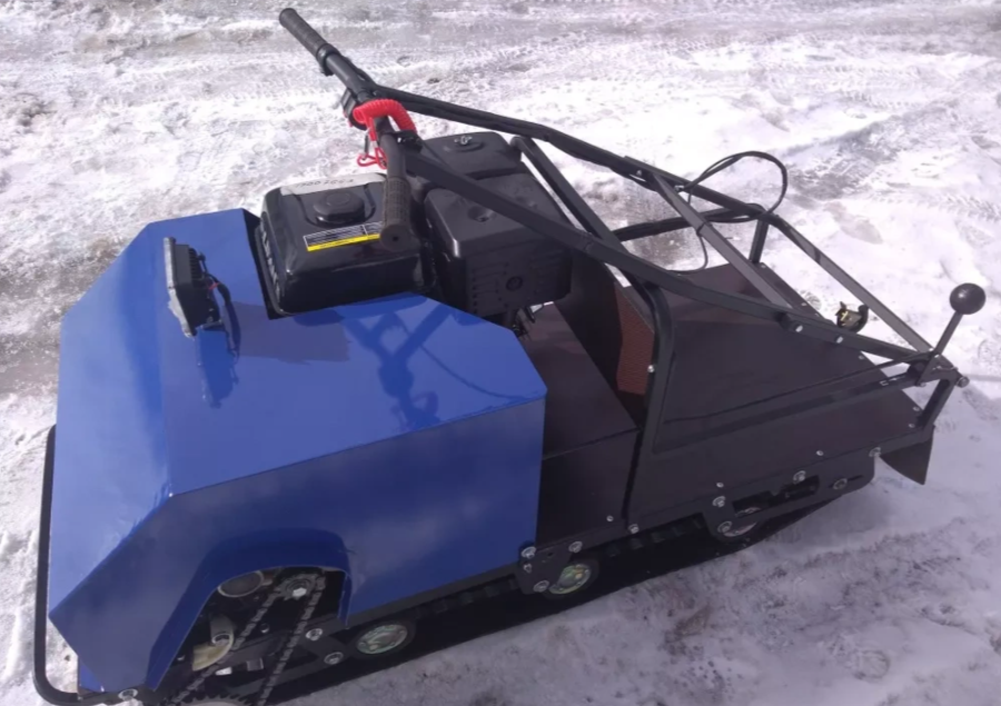 Мотобуксировщик AhtaR ЗИМА с реверсом (задний ход) в Норильске