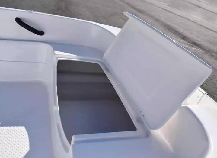 Стеклопластиковая лодка Пингвин (тримаран) в Норильске