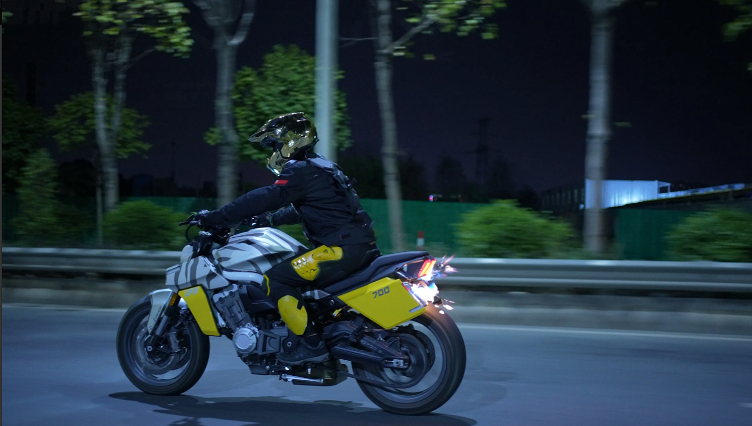 Мотоцикл Benda LFS 700 в Норильске